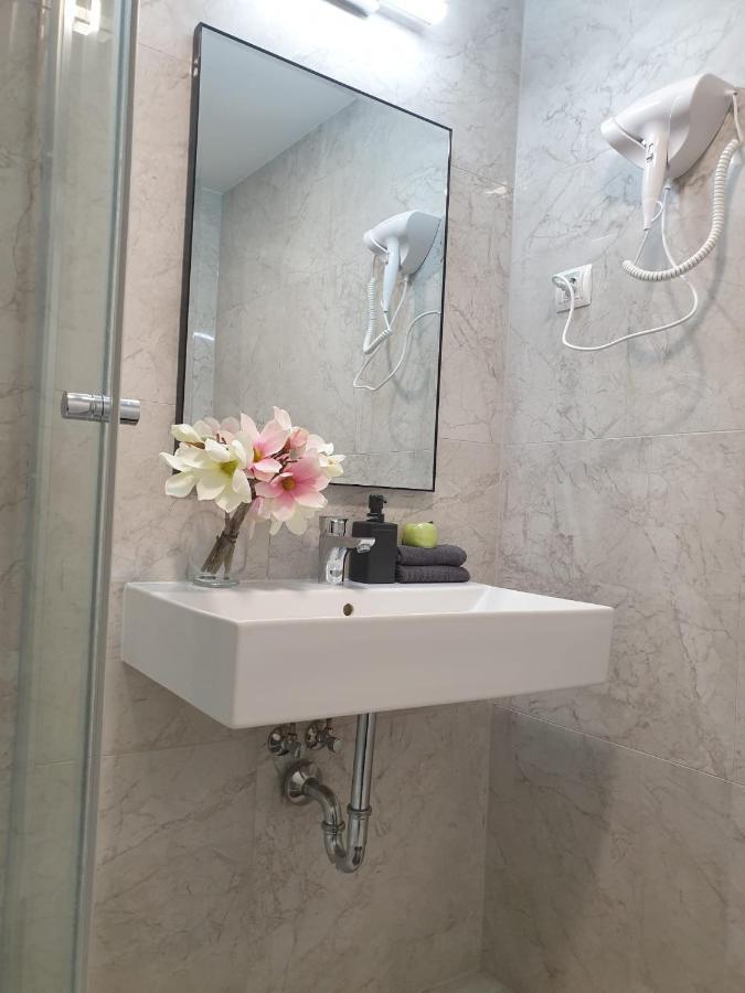 Betariel'com Akh Apartment *